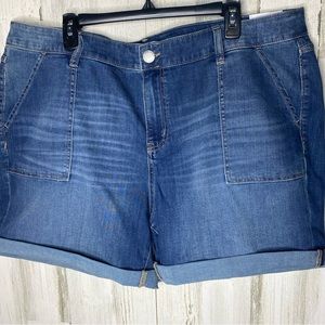 NWT Lane Bryant girlfriend shorts
